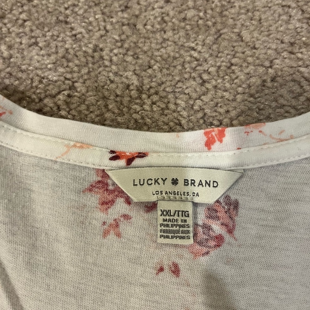 Lucky Brand Flutter Sleeve Top - Picture 6 of 7